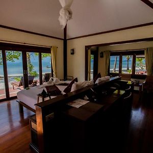 Deluxe Villa mit Strandblick